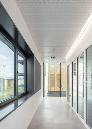 Eisenbahnbetriebszentrum von Scape Architecture bei Paris