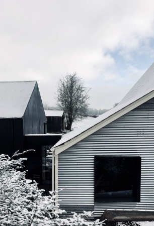 Sanierung und Neubau von Jones Architects in Wales
