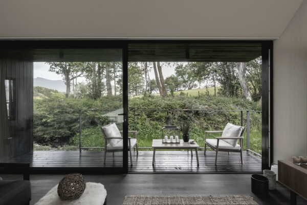 Sanierung und Neubau von Jones Architects in Wales