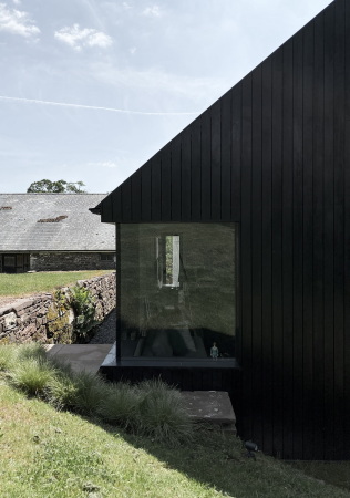 Sanierung und Neubau von Jones Architects in Wales