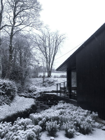Sanierung und Neubau von Jones Architects in Wales