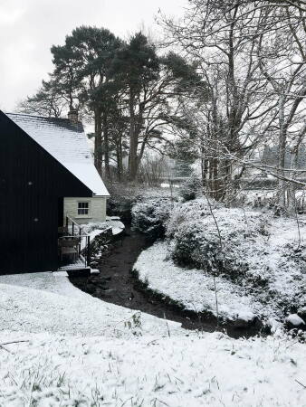 Sanierung und Neubau von Jones Architects in Wales