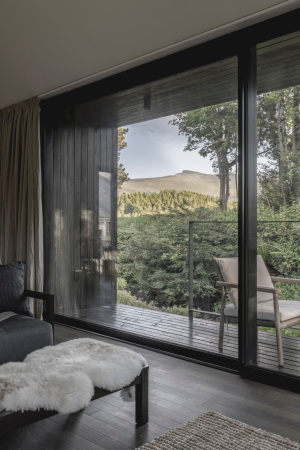 Sanierung und Neubau von Jones Architects in Wales