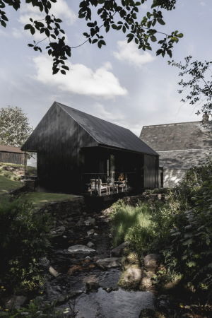 Sanierung und Neubau von Jones Architects in Wales