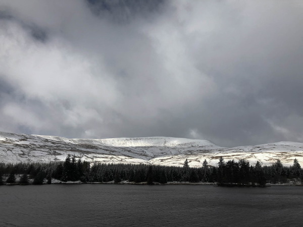 Sanierung und Neubau von Jones Architects in Wales