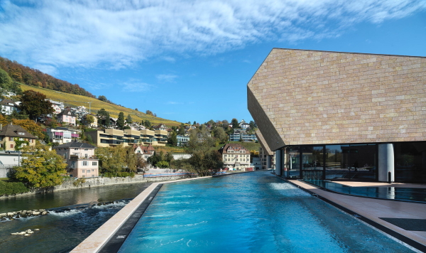 Therme von Mario Botta Architetti bei Zrich