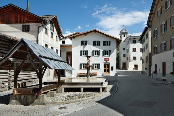 Gasthaus am Brunnen in Valendas, Schweiz, 2014, Architektur: Gion A. Caminada