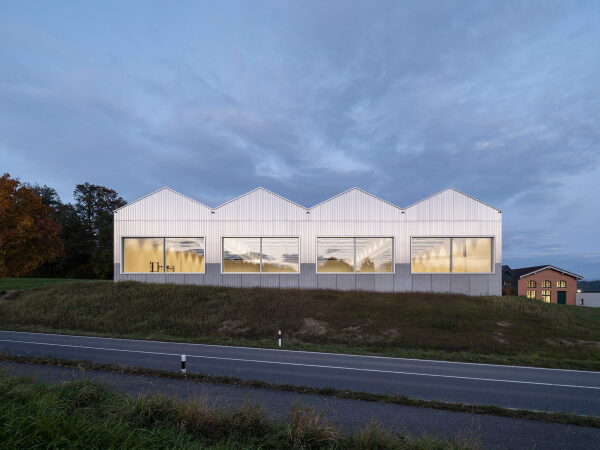 Sporthalle von soppelsa architekten