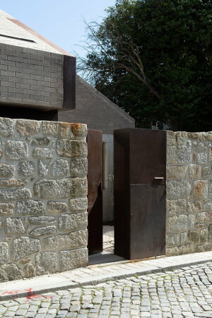 Wohnhaus von WeStudio + MADE in Porto