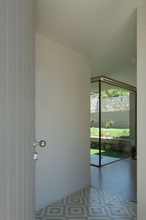 Wohnhaus von WeStudio + MADE in Porto