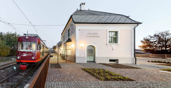 Bahnhofsplatz in Klobenstein-Ritten von Roland Baldi Architects