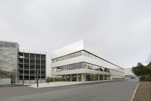 Verwaltungsgebude in Bayreuth von KBK Architekten