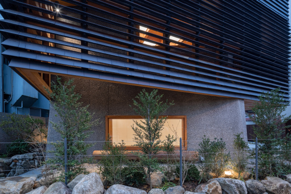 Galerie und Wohnhaus von Kompas Architects