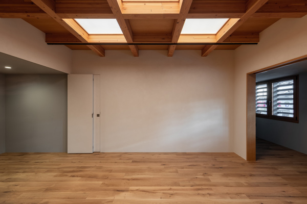 Galerie und Wohnhaus von Kompas Architects