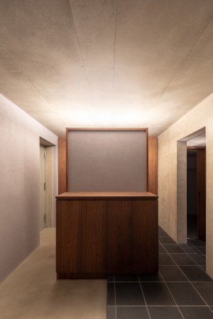 Galerie und Wohnhaus von Kompas Architects