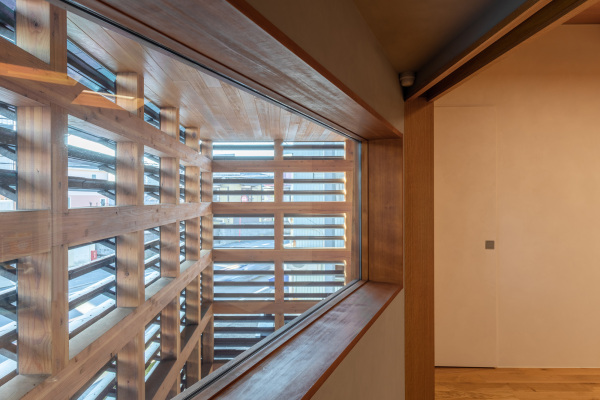 Galerie und Wohnhaus von Kompas Architects