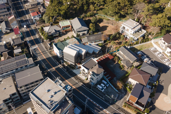 Galerie und Wohnhaus von Kompas Architects