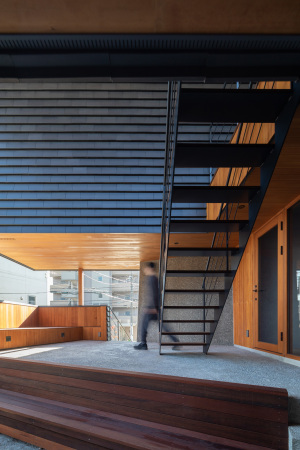 Galerie und Wohnhaus von Kompas Architects