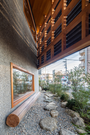 Galerie und Wohnhaus von Kompas Architects