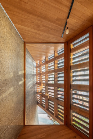 Galerie und Wohnhaus von Kompas Architects