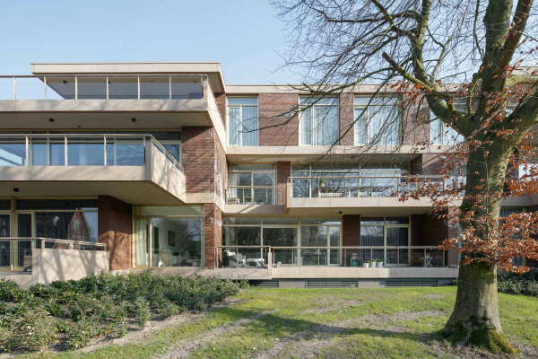 Terrassenhaus in Bloemdaal von XVW Architectuur