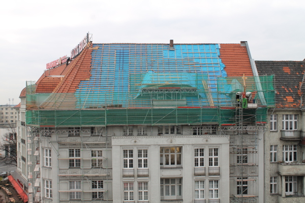 ein 3. Preis: Spreeplan Projekt UG (Berlin) fr Re-Use von Dachziegeln beim Dachausbau