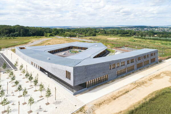 Schule in Coupvray bei Paris von archi5