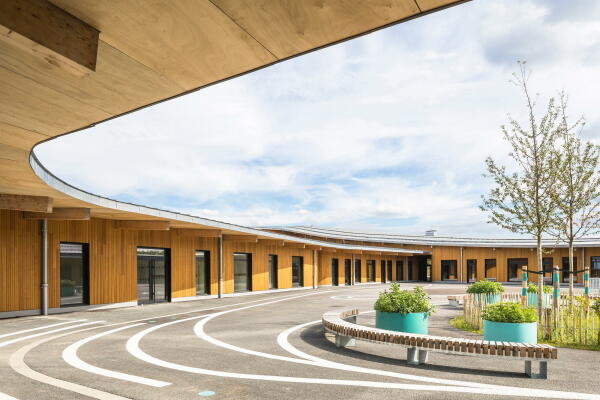 Schule in Coupvray bei Paris von archi5