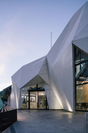 Enkiro erweitern Sportzentrum bei Madrid