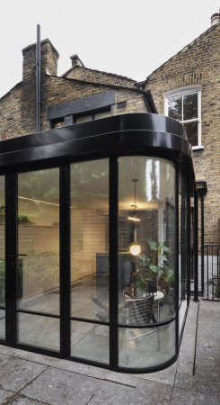 Wohnhauserweiterung in London von Bureau de Change