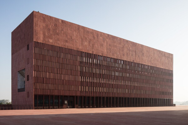 Lernzentrum von McCullough Mulvin Architects in Patiala