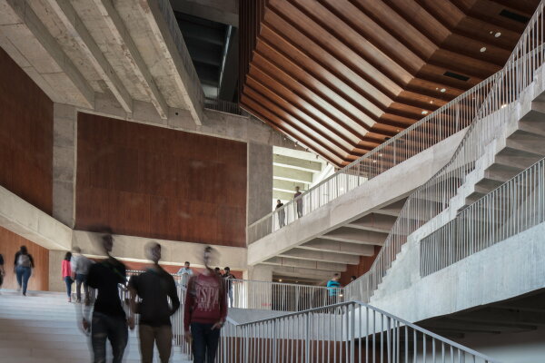 Lernzentrum von McCullough Mulvin Architects in Patiala