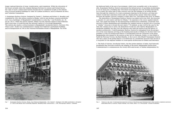 Spread aus dem Innenteil mit aktuellen Fotos der historischen Gebäude von Randhir Singh: The Project of Independence: Architectures of Decolonization in South Asia, 1947–1985, herausgegeben vom Museum of Modern Art, New York, 2022.