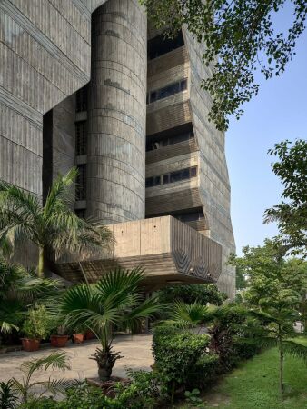 National Cooperative Development Corporation (NCDC) Office Building in Neu-Delhi, 1978-80. Entwurf: Kuldip Singh mit Mahendra Raj. Aufnahme von 2021