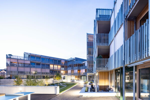 Wohnanlage in Weggis bei Luzern von HHF Architekten