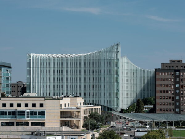 Klinik von Mario Cucinella Architects in Mailand