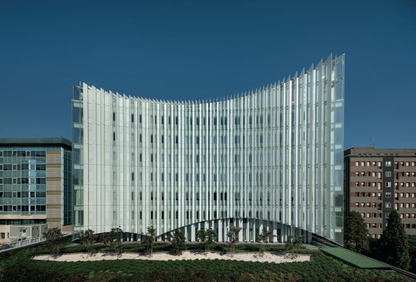Klinik von Mario Cucinella Architects in Mailand