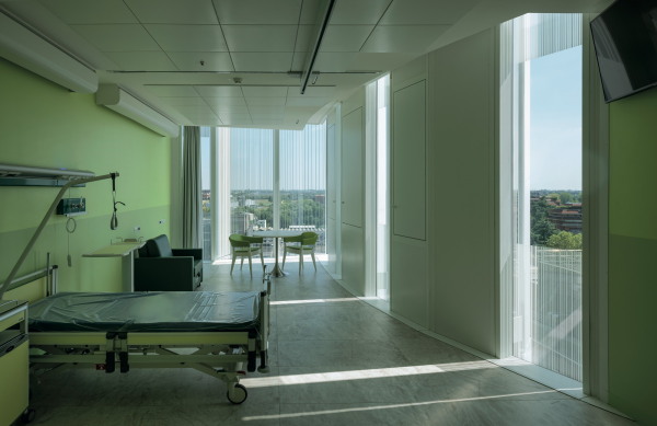 Klinik von Mario Cucinella Architects in Mailand