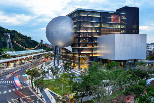 OMA stellen Theater in Taiwan fertig