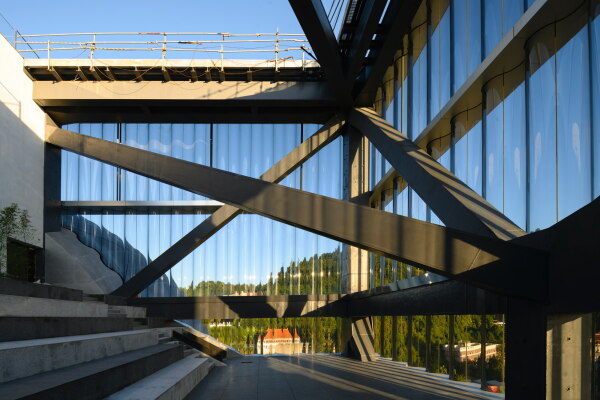 OMA stellen Theater in Taiwan fertig