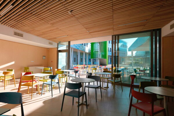 Schulbau in Gignac von Hellin-Sebbag Architectes