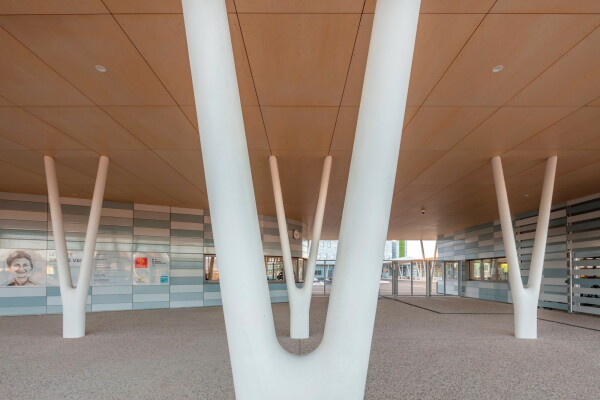 Schulbau in Gignac von Hellin-Sebbag Architectes