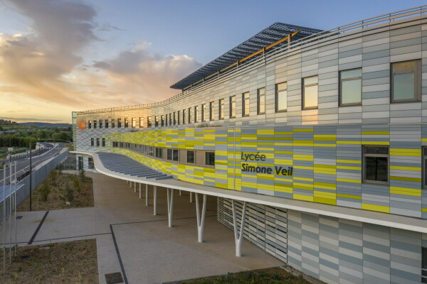 Schulbau in Gignac von Hellin-Sebbag Architectes