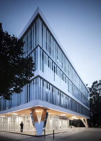 Hochschulerweiterung in Potsdam von me di um Architekten