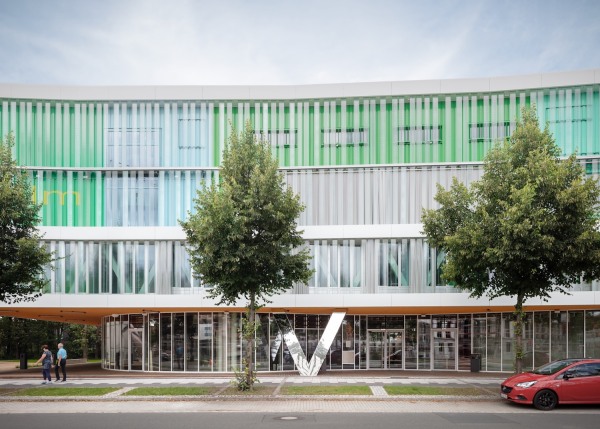 Hochschulerweiterung in Potsdam von me di um Architekten