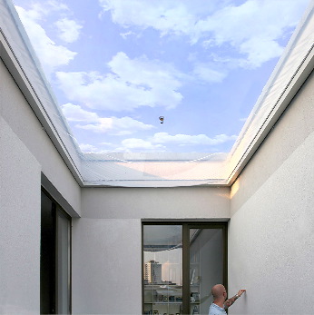 Kleinstes pneumatisches Dach ber Berliner Dachterrasse