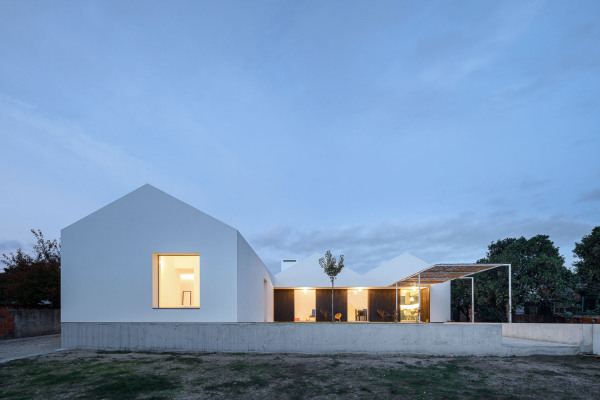 Wohnhaus in Portugal von NU.MA architects