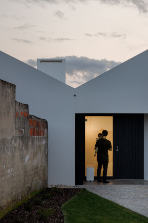 Wohnhaus in Portugal von NU.MA architects