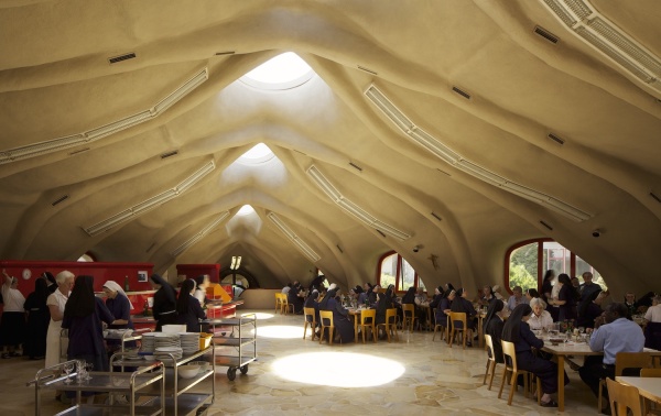 Gnther Domenig: Mehrzweckgebude der Schulschwestern Eggenberg, Graz, 1972