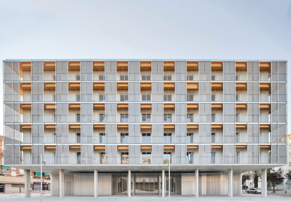 85 Sozialwohnungen im spanischen Cornell de Llobregat ( Groraum Barcelona) von peris+toral.arquitectes - Finalist